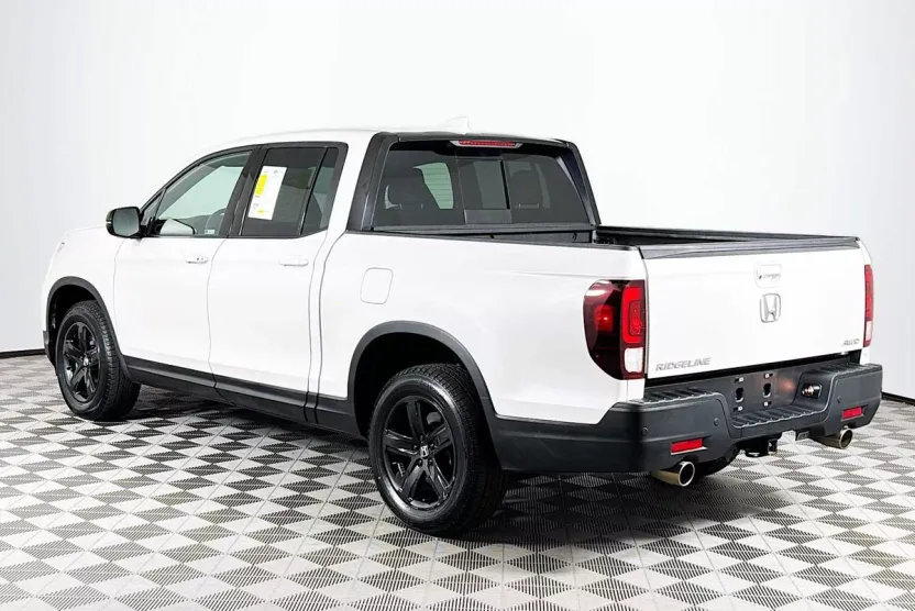 2022 Honda Ridgeline Black Edition photo 1