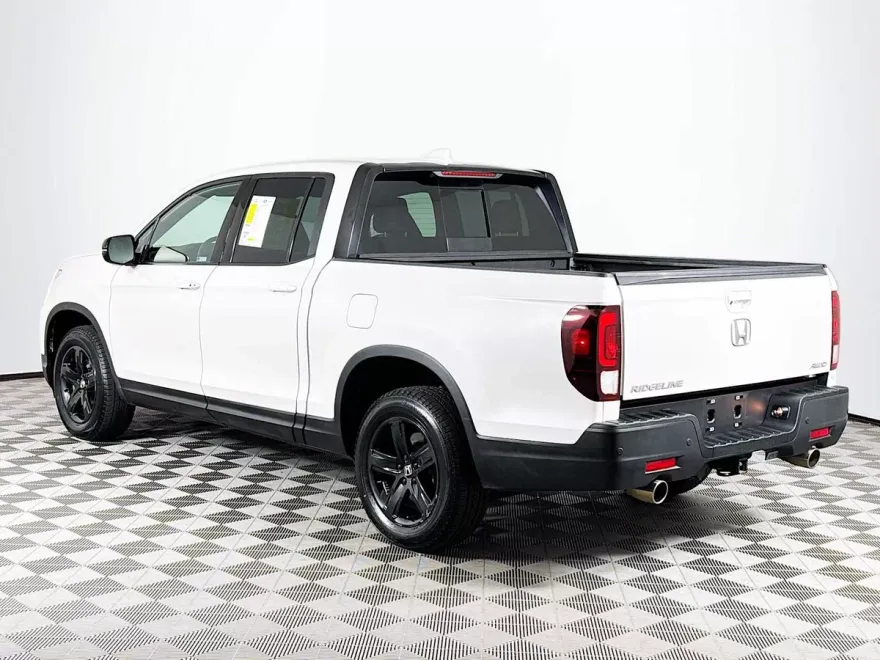 2022 Honda Ridgeline Black Edition photo 1