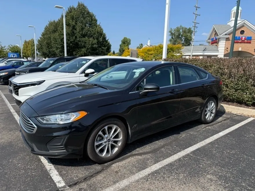 2020 Ford Fusion SE photo 1