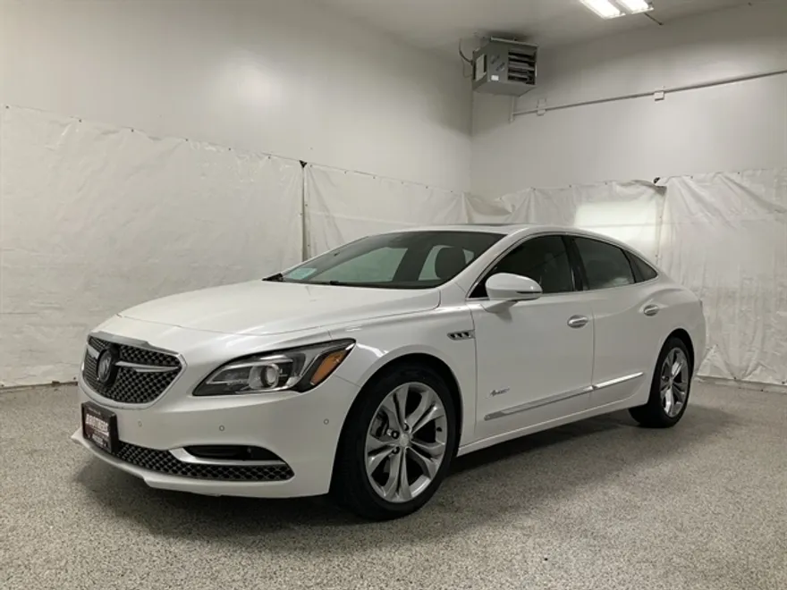 2019 Buick LaCrosse Avenir photo 1