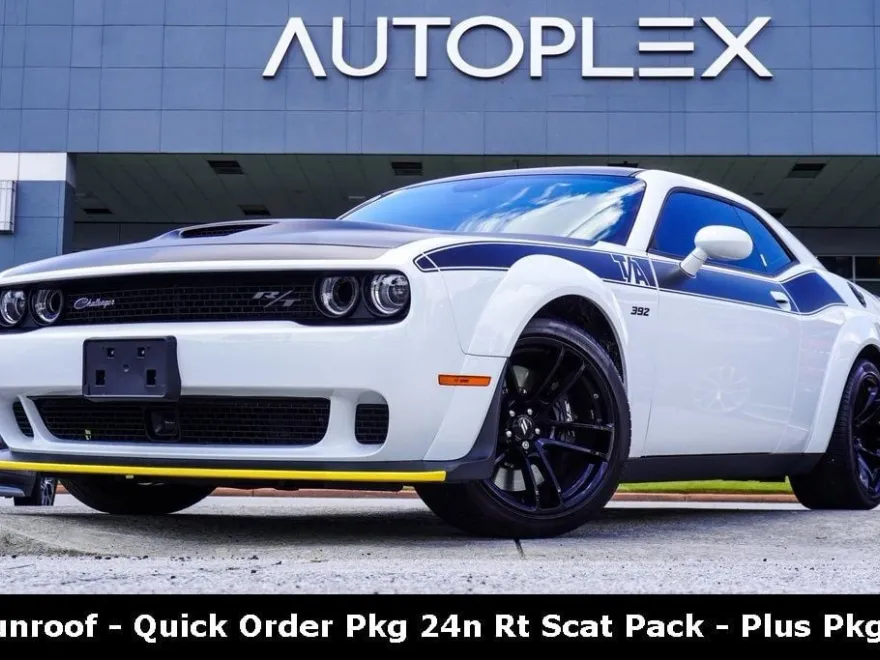 2023 Dodge Challenger R/T Scat Pack Widebody photo 1