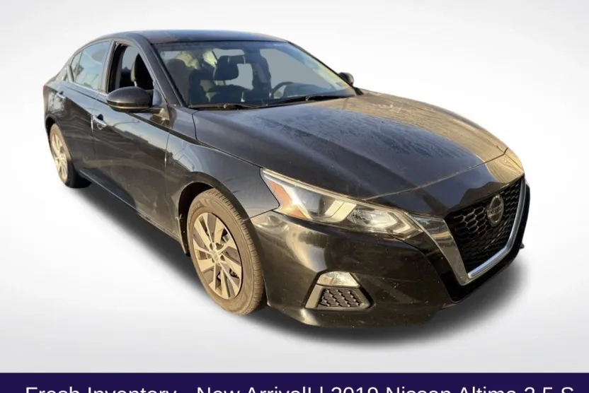 2019 Nissan Altima 2.5 S photo 1