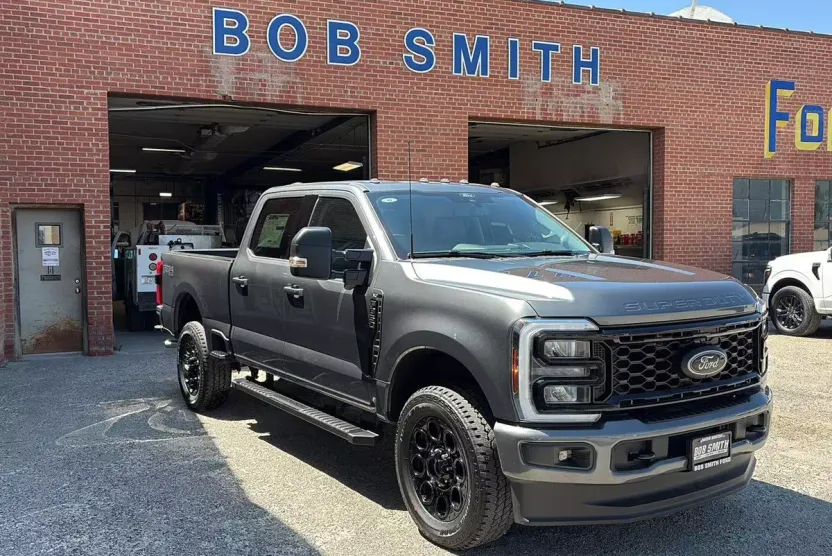 2025 Ford F-350 XLT photo 1