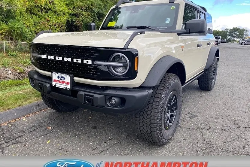 2025 Ford Bronco Badlands photo 1