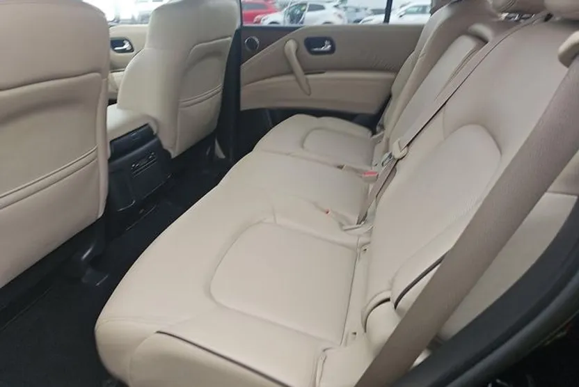 2024 Nissan Armada SL photo 1