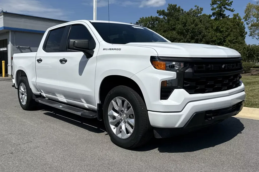 2023 Chevrolet Silverado 1500 Custom photo 1