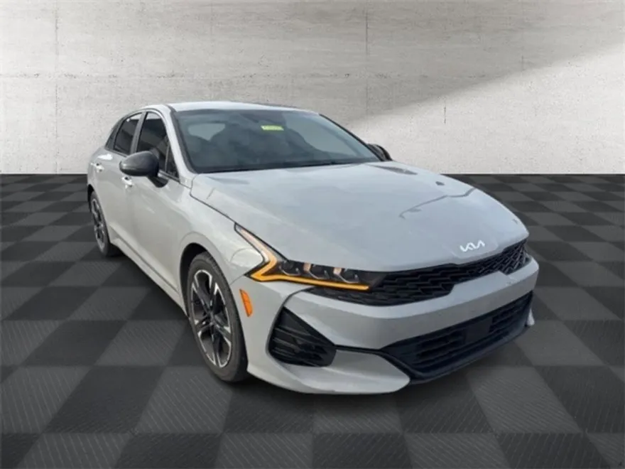 2023 Kia K5 GT-Line photo 1