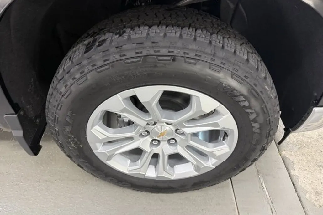 2026 Chevrolet Silverado 1500 LTZ photo 1