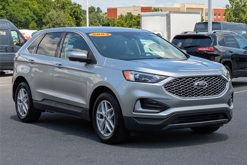 2023 Ford Edge SEL photo 1