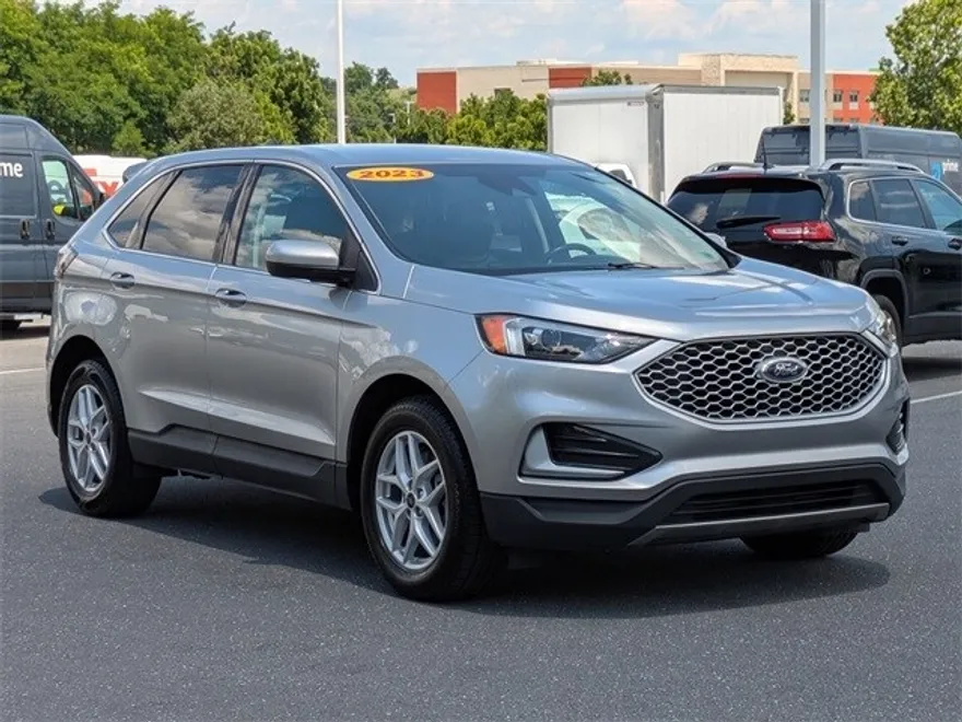 2023 Ford Edge SEL photo 1