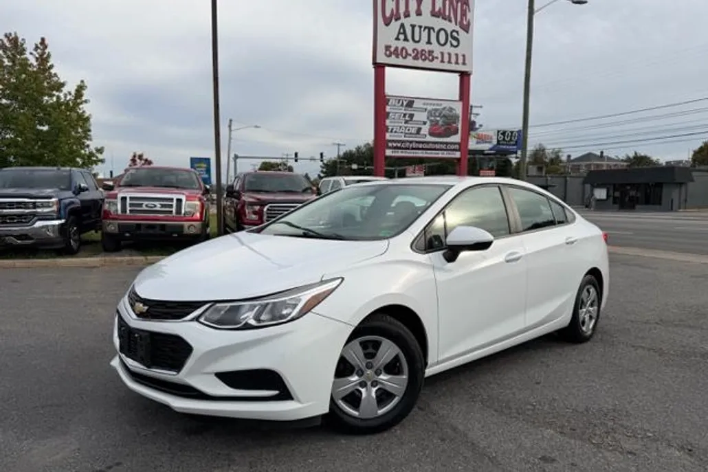 2016 Chevrolet Cruze LS photo 1
