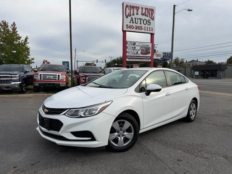 2016 Chevrolet Cruze LS photo 1