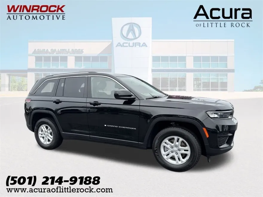 2023 Jeep Grand Cherokee Laredo photo 1