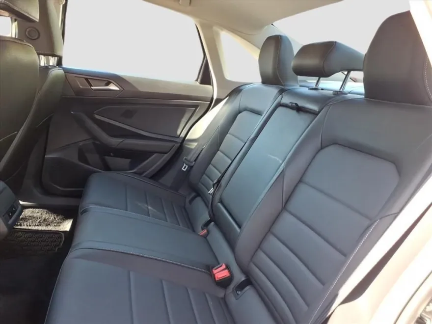 2021 Volkswagen Jetta SEL photo 1