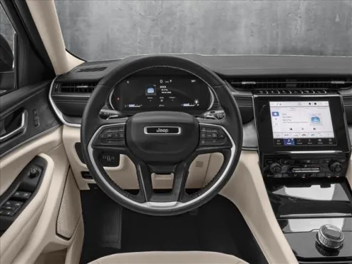 2025 Jeep Grand Cherokee Limited photo 4
