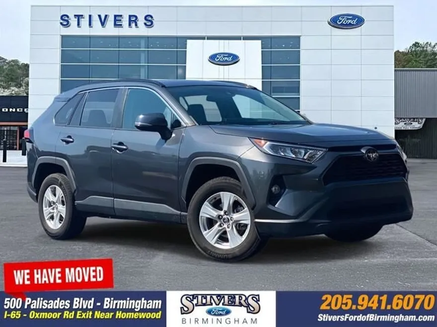 2021 Toyota RAV4 XLE photo 1