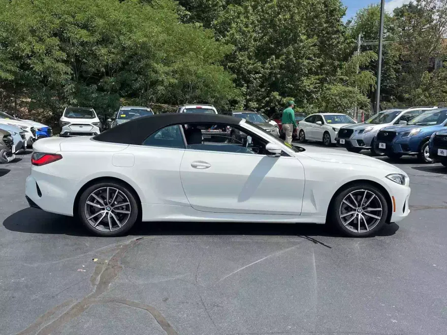 2024 Bmw 430i xDrive Convertible photo 1
