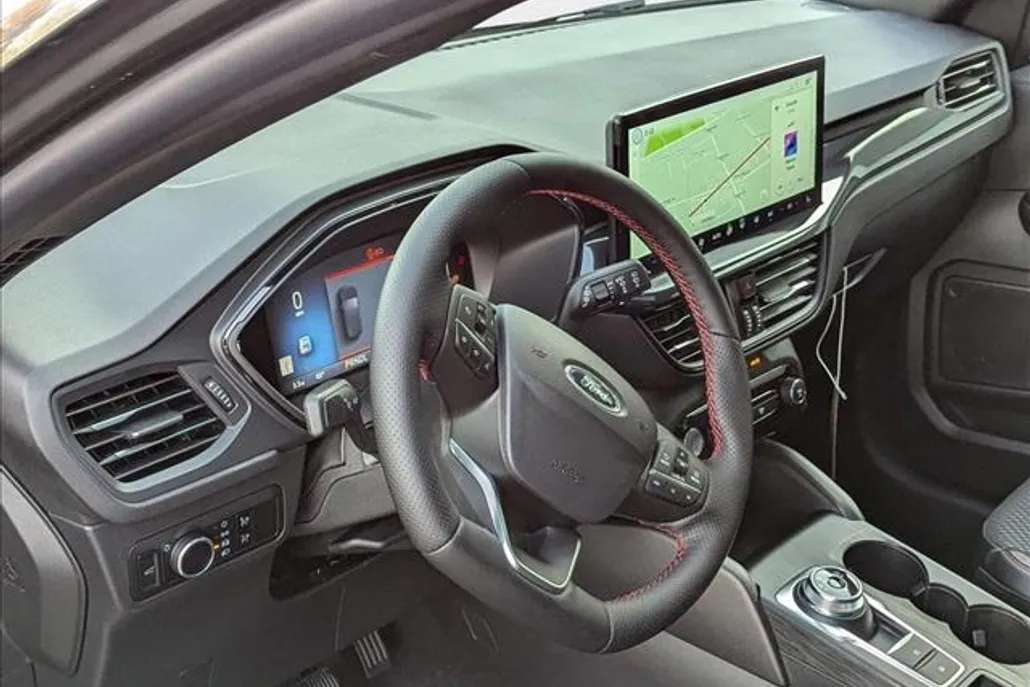 2025 Ford Escape ST-Line photo 1