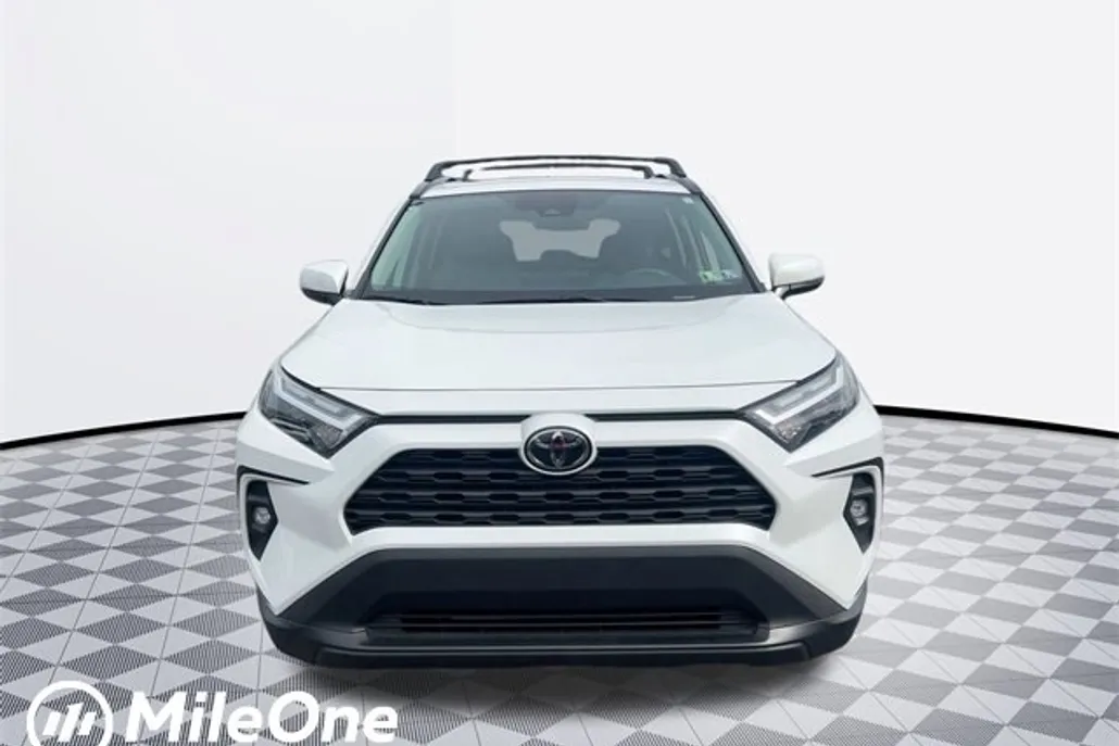 2024 Toyota RAV4 XLE Premium photo 1