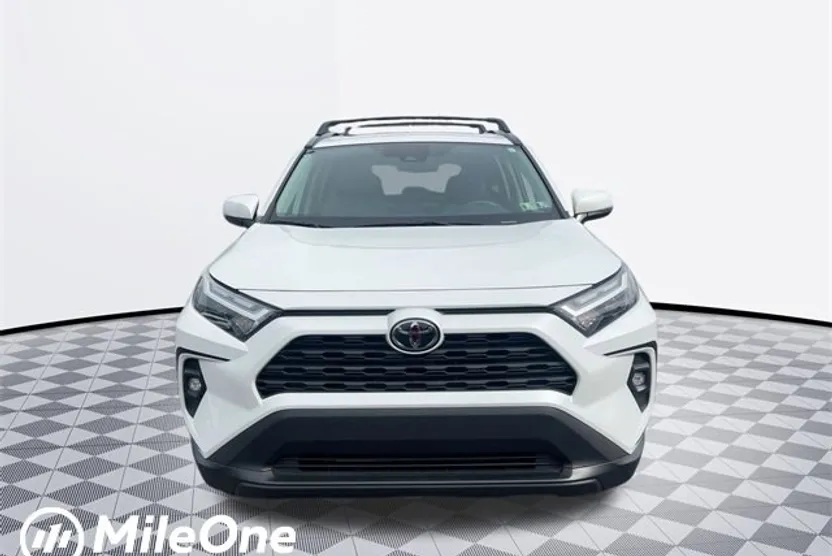 2024 Toyota RAV4 XLE Premium photo 1