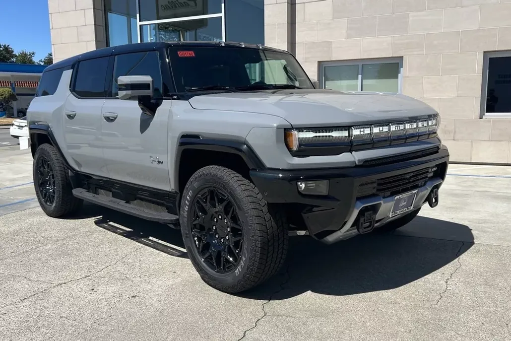 2024 Gmc Hummer EV SUV photo 1
