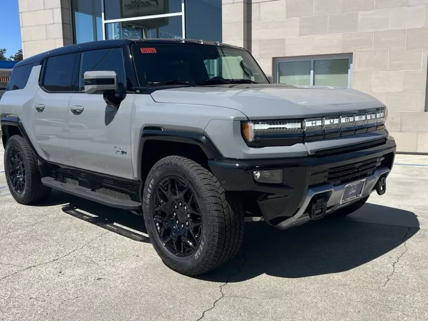 2024 Gmc Hummer EV SUV photo 1