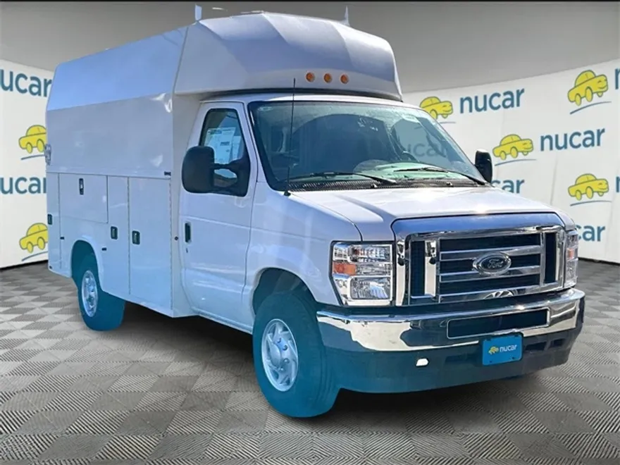 2025 Ford E-350 Base photo 1