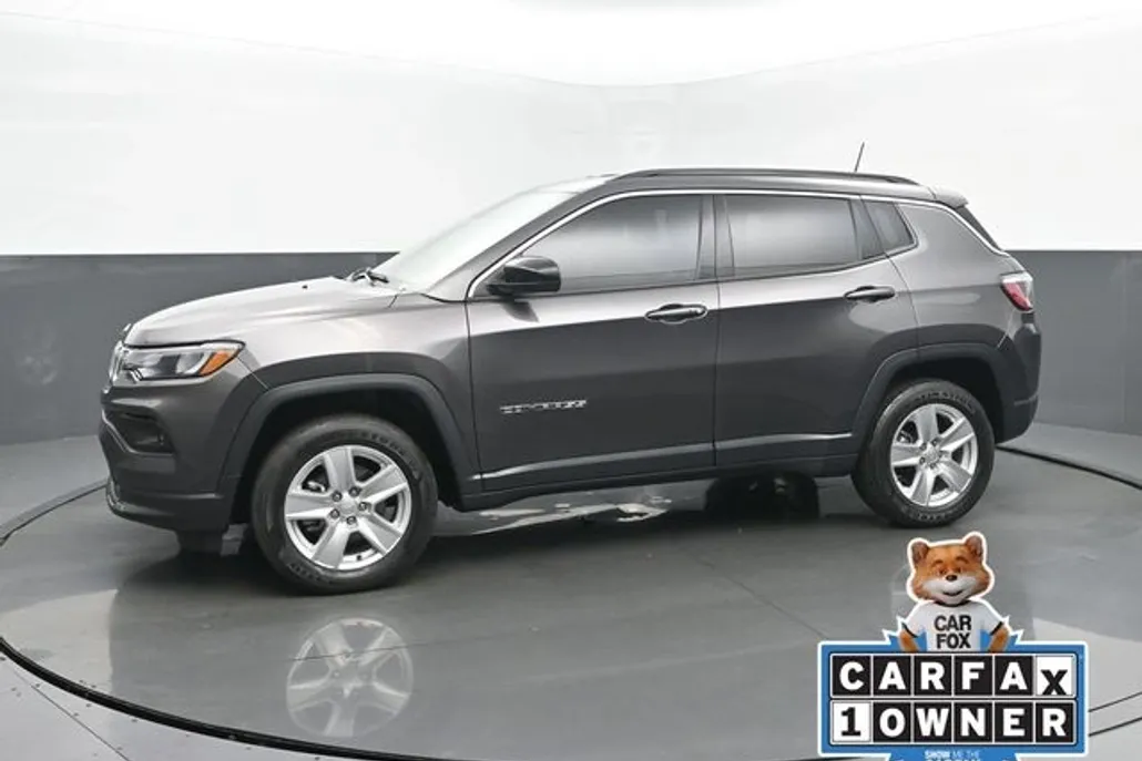 2022 Jeep Compass Latitude photo 1