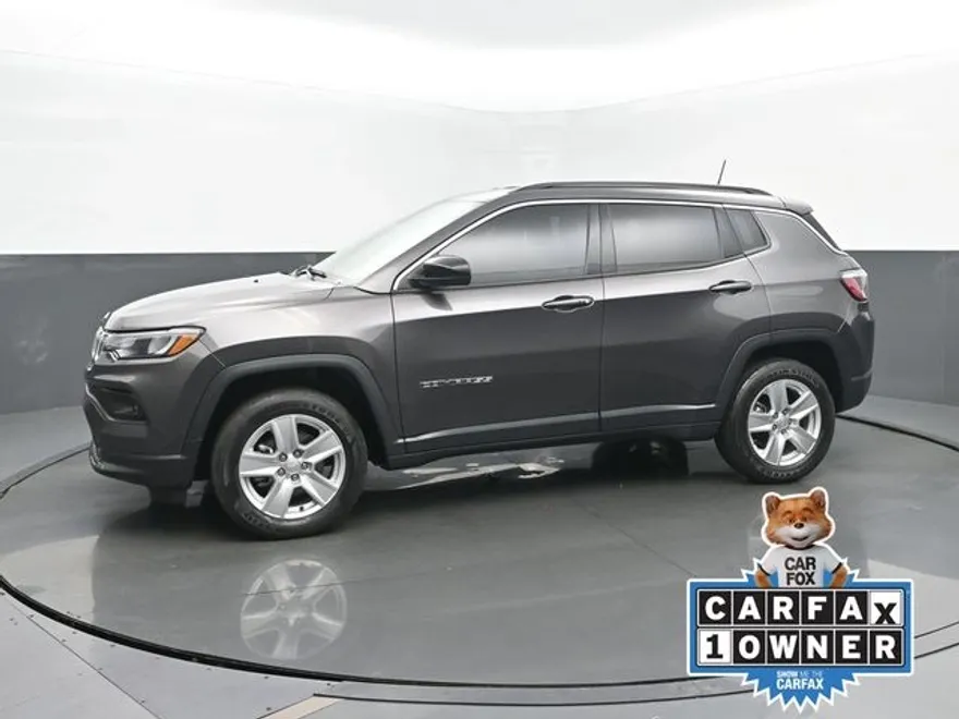 2022 Jeep Compass Latitude photo 1
