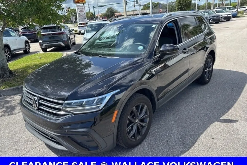 2022 Volkswagen Tiguan SE photo 1
