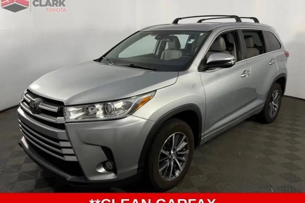 2017 Toyota Highlander XLE photo 1
