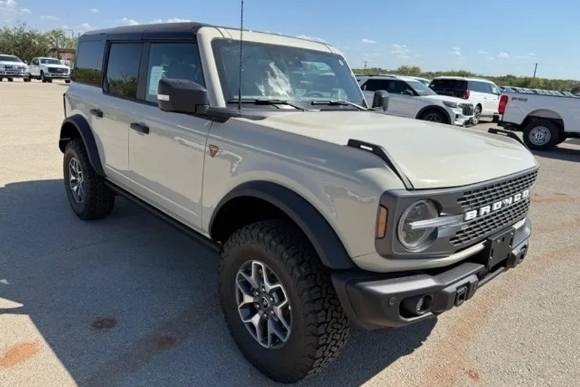 2025 Ford Bronco Badlands photo 1