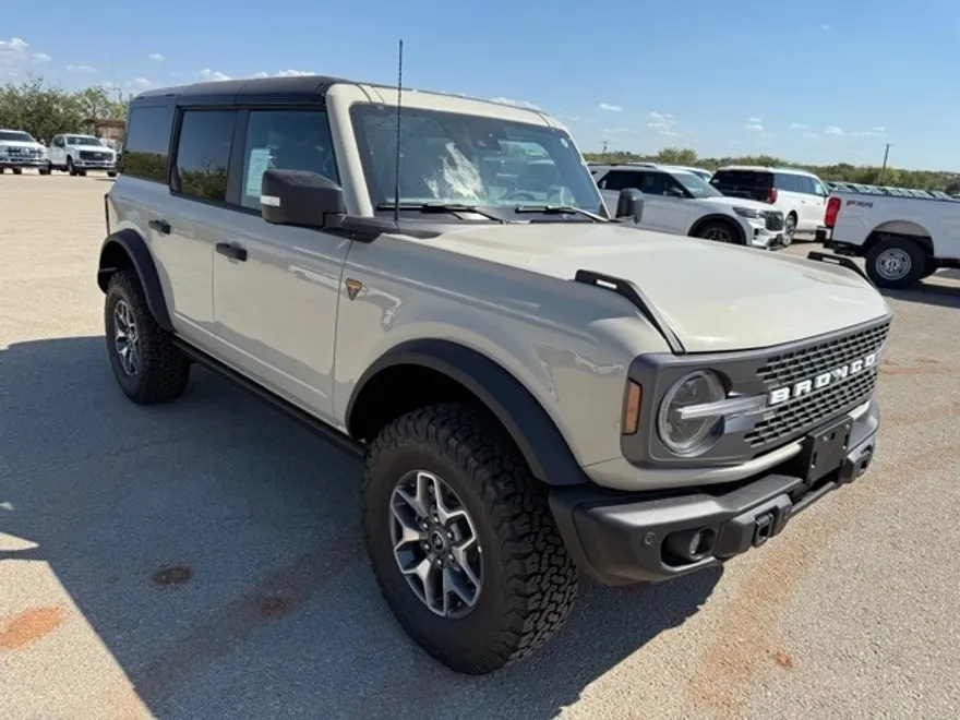 2025 Ford Bronco Badlands photo 1
