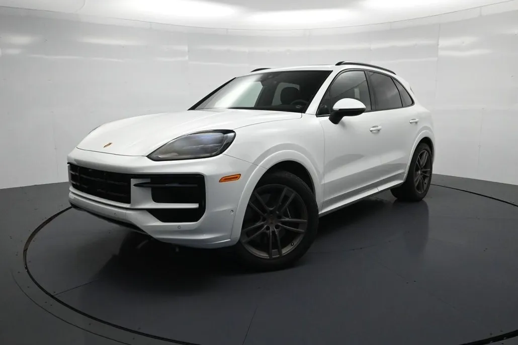 2025 Porsche Cayenne photo 1