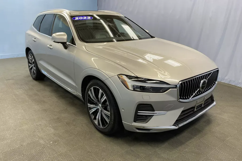 2022 Volvo XC60 Recharge Hybrid Inscription photo 1