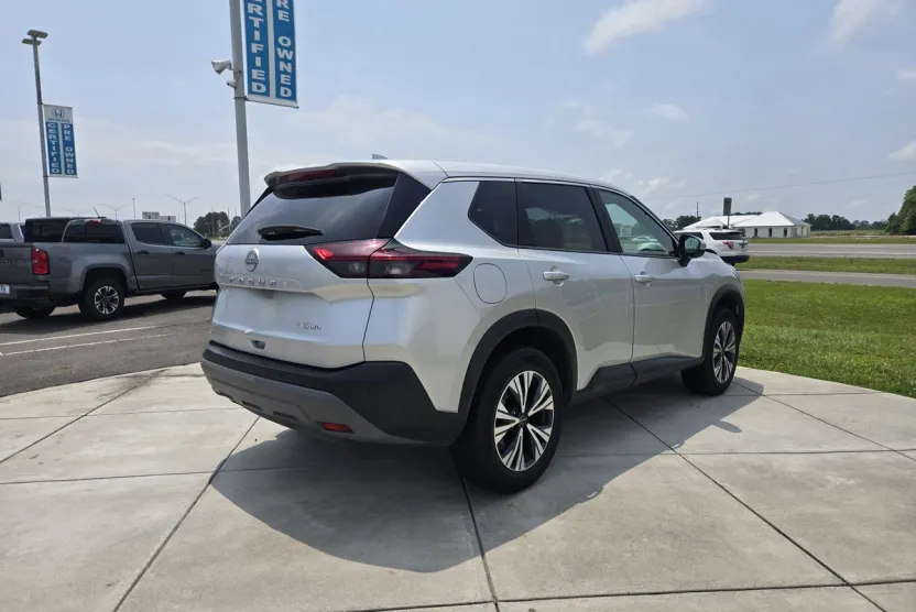 2023 Nissan Rogue SV photo 1
