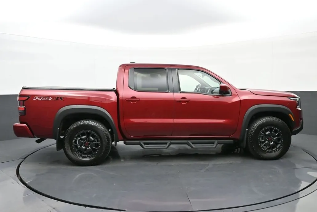 2023 Nissan Frontier PRO-4X photo 1
