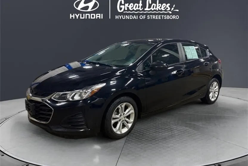2019 Chevrolet Cruze LS photo 1
