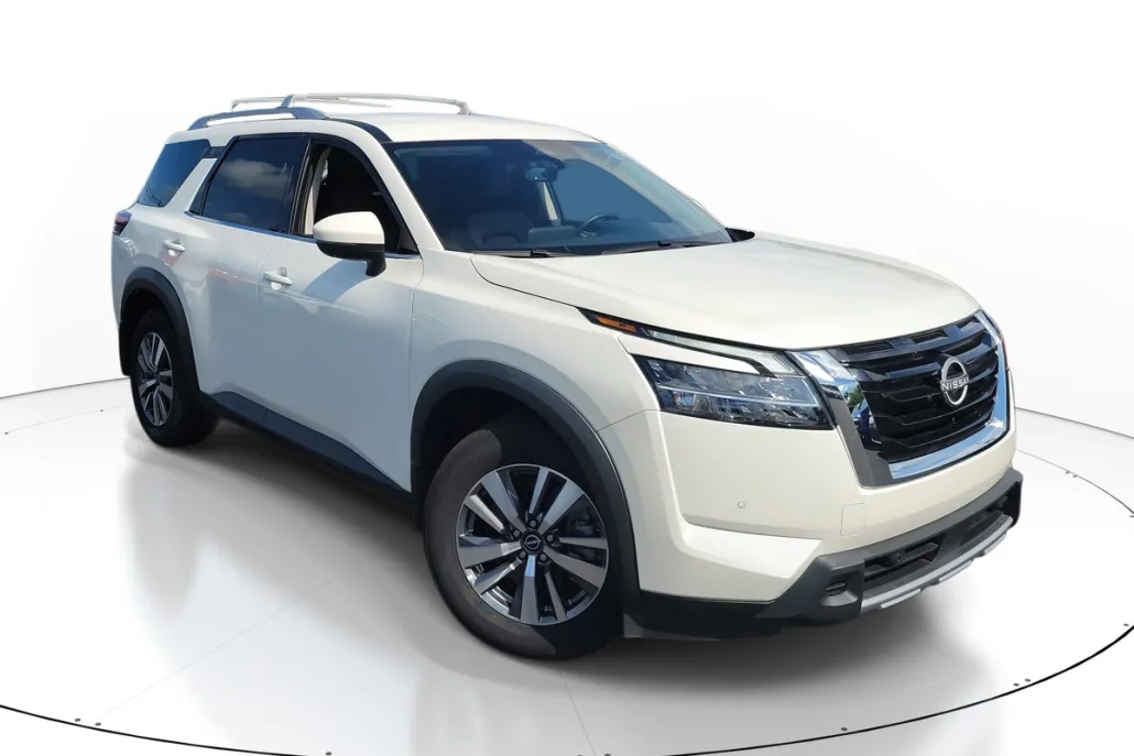 2024 Nissan Pathfinder SL photo 1