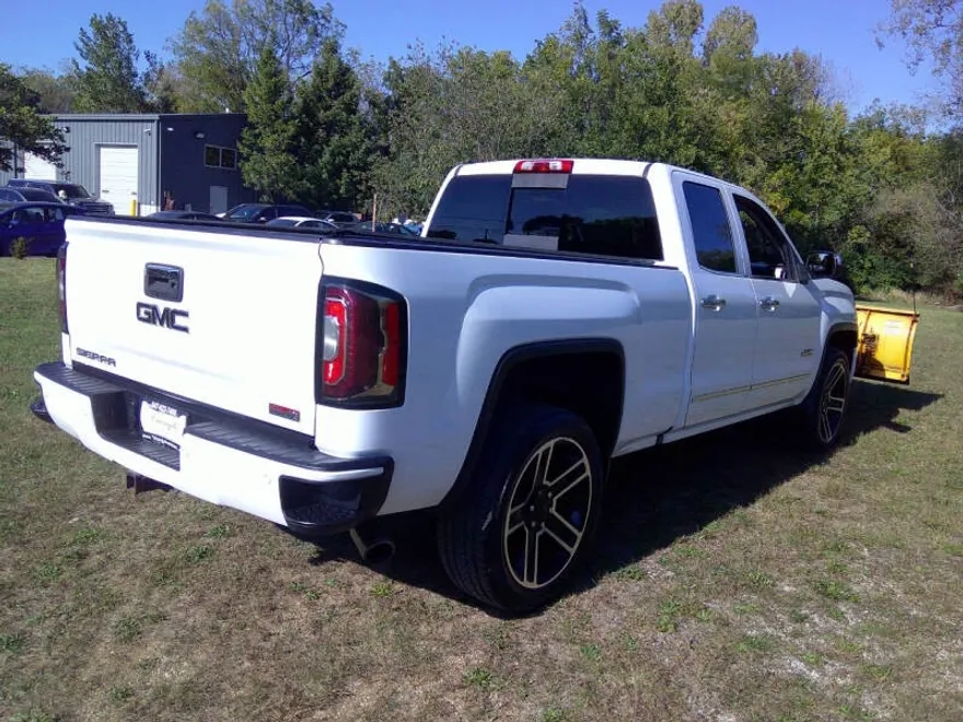 2016 Gmc Sierra 1500 SLE photo 1