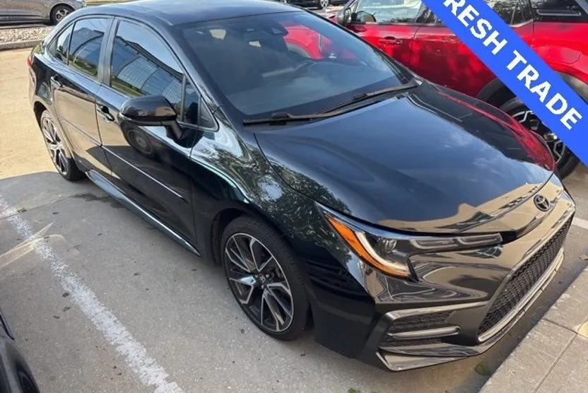 2022 Toyota Corolla SE photo 1