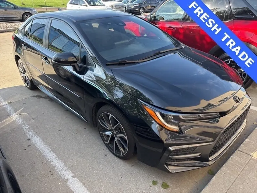 2022 Toyota Corolla SE photo 1