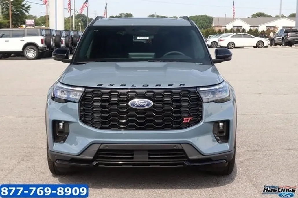 2025 Ford Explorer ST photo 1