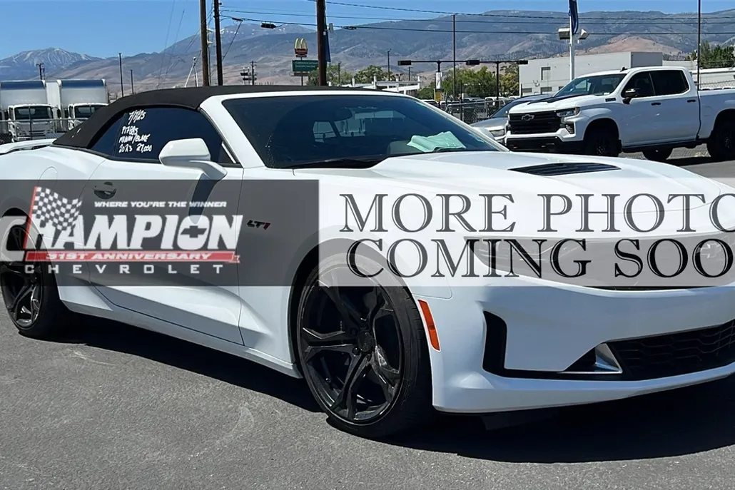 2023 Chevrolet Camaro LT1 photo 1