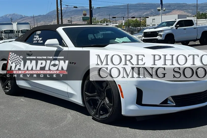 2023 Chevrolet Camaro LT1 photo 1