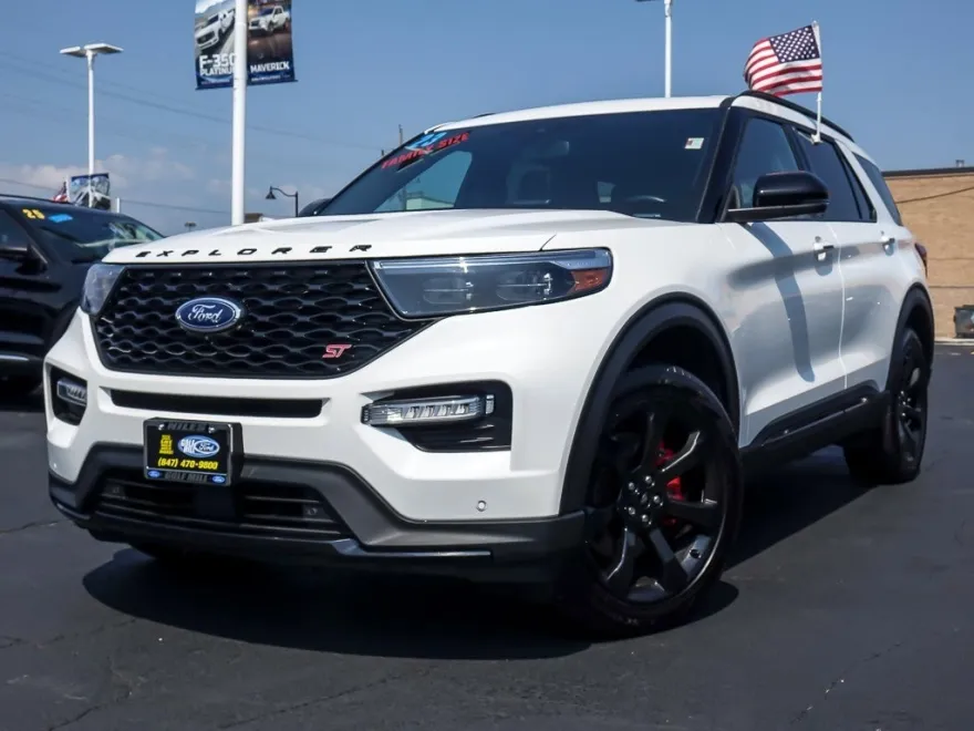 2023 Ford Explorer ST photo 1