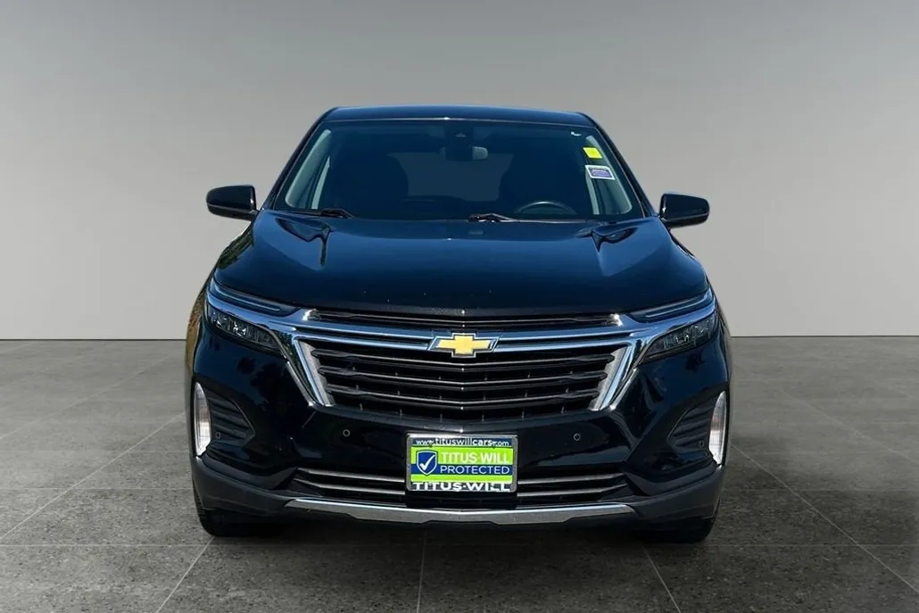 2023 Chevrolet Equinox LT photo 1
