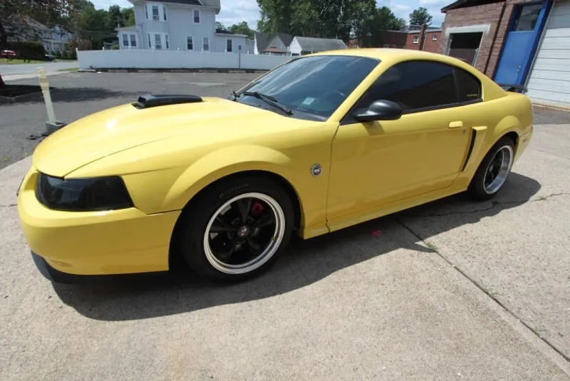 2004 Ford Mustang Mach 1 Premium photo 1