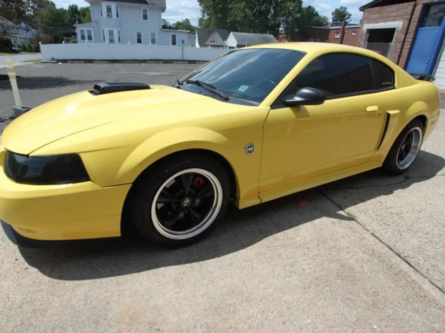2004 Ford Mustang Mach 1 Premium photo 1