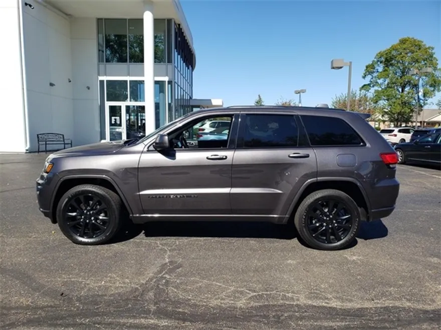 2020 Jeep Grand Cherokee Altitude photo 1